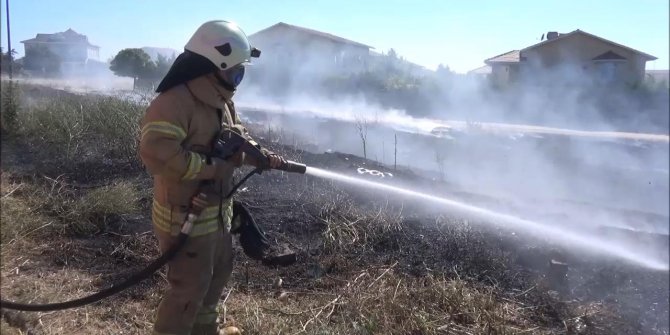 Silivri'de yakılan mangal yangına neden oldu
