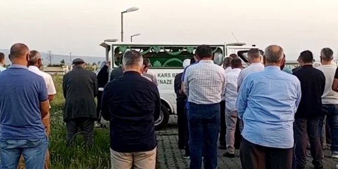 Cansız bedenleri su kuyusunda bulunan anne ve oğlu toprağa verildi