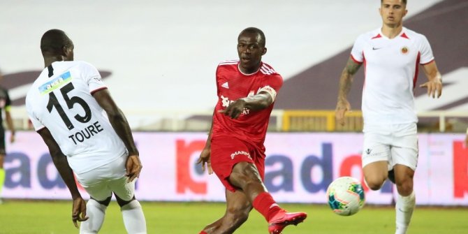 Süper Lig: Sivasspor: 1 - Gençlerbirliği: 0 (İlk yarı)