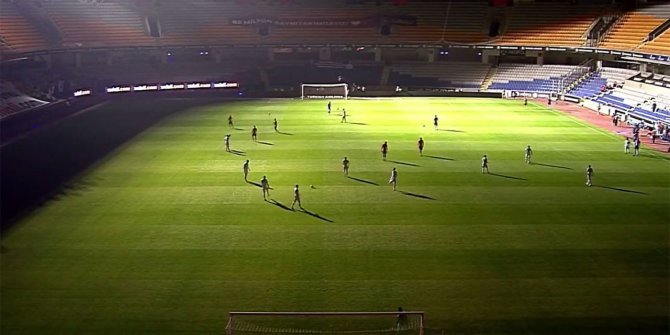 Medipol Başakşehir - Kayserispor maçında elektrik kesintisi