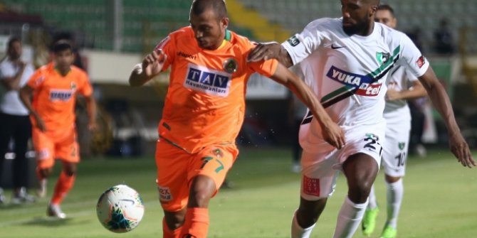 Alanyaspor son dakikada kazandı