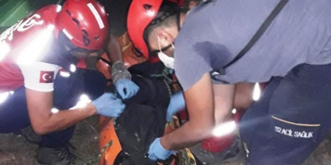 Kayalıklardan düşen gencin cansız bedenine 12 saatlik çalışmayla ulaşıldı
