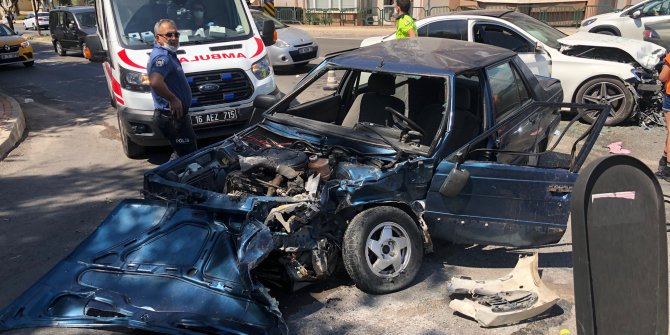 Bursa'da 'U' dönüşü kazası: 1 ağır yaralı