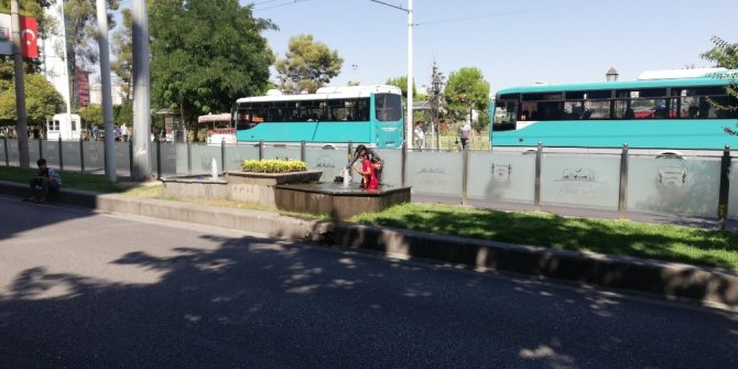 Sıcaktan bunalan çocukların tehlikeli serinlemesi