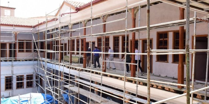 Başkan Aşgın, Velipaşa Hanı’ndaki çalışmaları inceledi