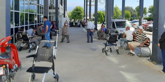 İzmir’de tekel bayide veresiye içki cinayeti: 2 ölü, 1 yaralı