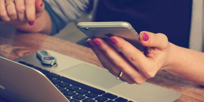 Artan bilgisayar ve telefon kullanımı göz sağlığını tehdit ediyor