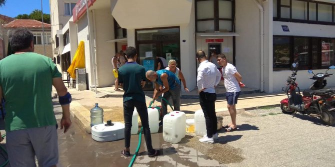 93 saat susuz kalan Foçalılar: Denizden evlerimize su taşıdık