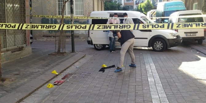 Zeytinburnu’nda sokak ortasında yaşları küçük iki kişi vuruldu