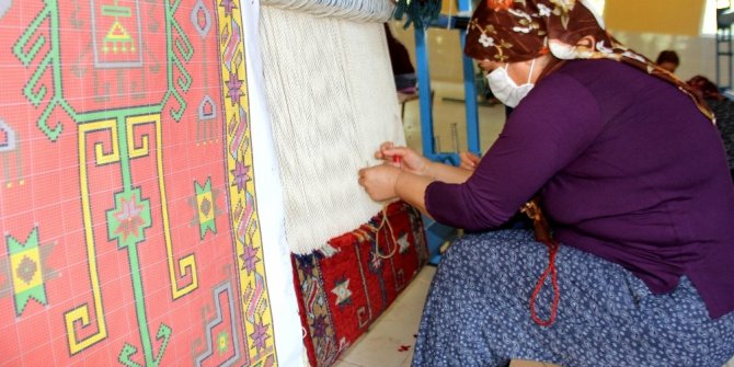 Ayasofya’nın 86 yıllık esaretine 86 bin ilmekli seccade