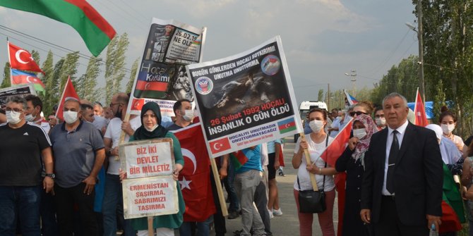 Iğdır'da sıcak havada Ermenistan protestosu
