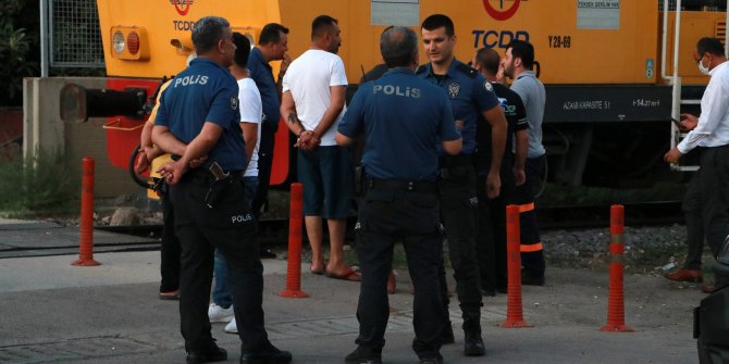 Demiryolu iş aracının çarptığı kişi, yaralandı