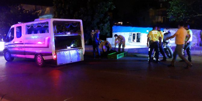Otomobilin çaptığı anne öldü, kızı ise ağır yaralandı