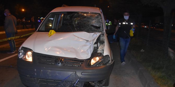 Hafif ticari aracın çarptığı çocuk öldü