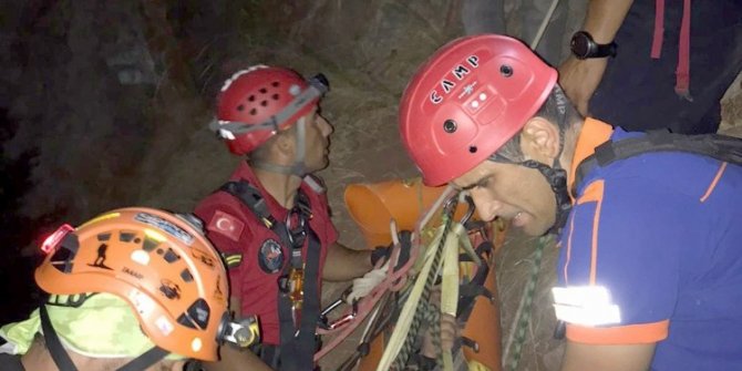 Kelebekler vadisinde düşen Ukraynalı iki turist 6 saatte kurtarıldı