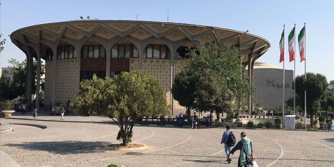 İran'da Kovid-19 kaynaklı can kaybı 15 bini geçti