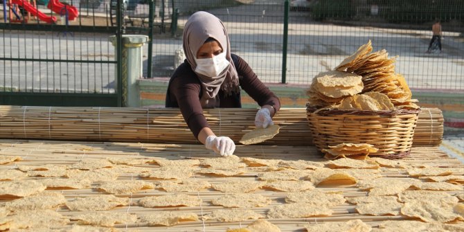 Konyalı kadınların "çıtır çerez tarhana" mesaisi başladı