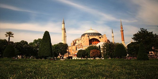 Ayasofya Camisi yarın açılacak
