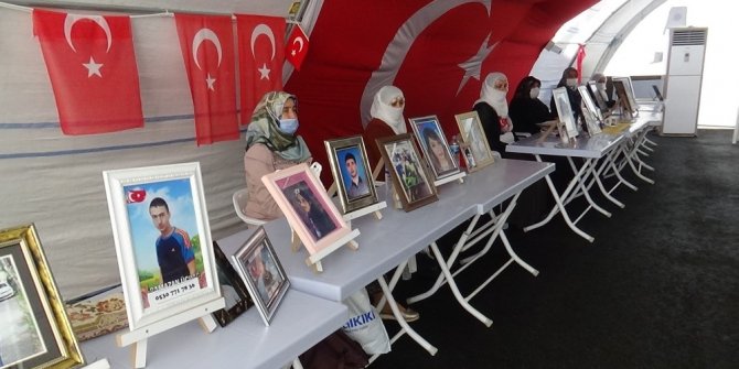 HDP önündeki ailelerin evlat nöbeti 325’inci gününde