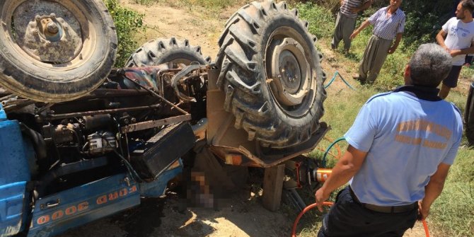 Traktörün altında kalan sürücü hayatını kaybetti