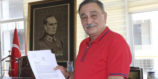 Eski CHP Milletvekili Sinan Aygün: Ayasofya için bu el öpülür