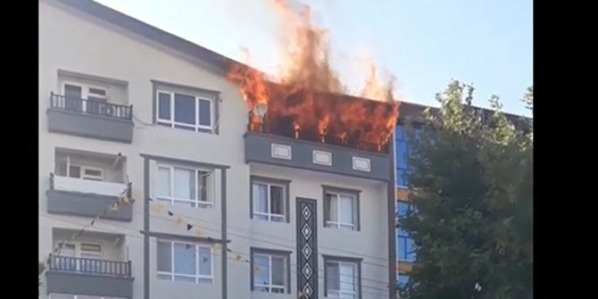 Ankara'da alev alev yanan ev, kullanılamaz hale geldi