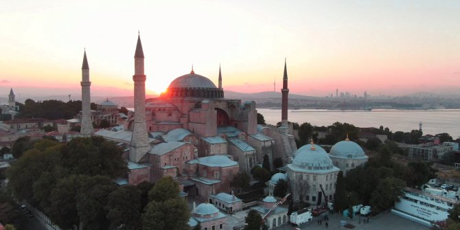 Ayasofya güne böyle başladı
