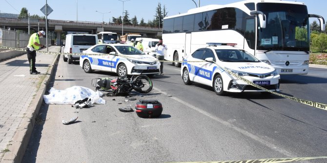 Kamyona çarpan motosikletin sürücüsü hayatını kaybetti