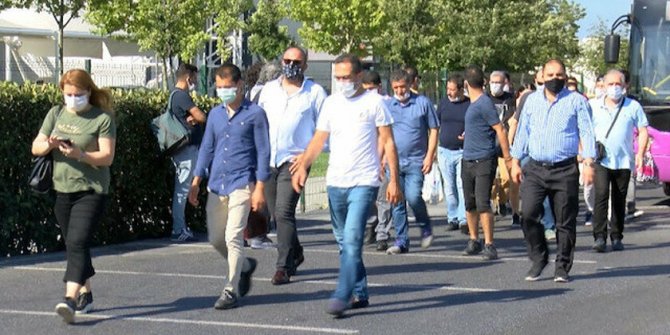 Ayasofya-i Kebir Cami-i Şerifi'nin açılışına yetişemeyenler cuma namazını Yenikapı'da kılacak
