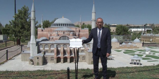 Konya'da Ayasofya'nın minyatürünün tabelası da değiştirildi