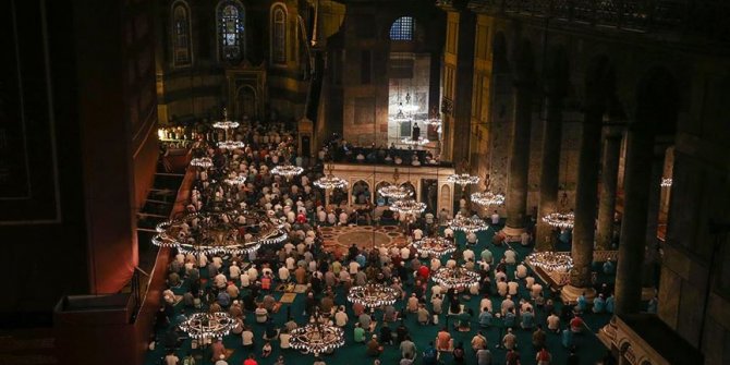 Ayasofya-i Kebir Cami-i Şerifi'nde akşam namazı kılındı