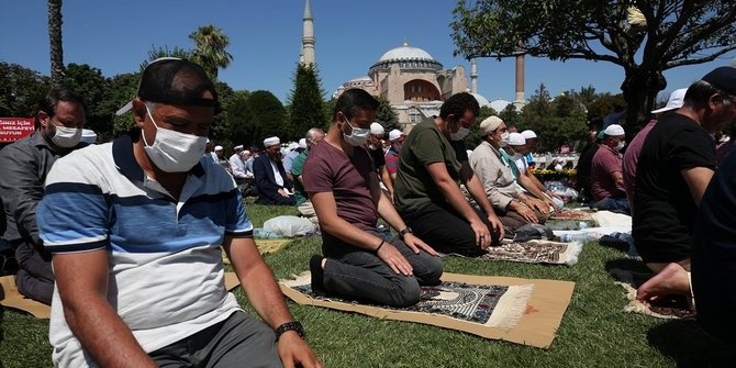 Tunus Cami İmamları Derneği: Ayasofya'daki cuma namazı Müslümanları sevindirdi