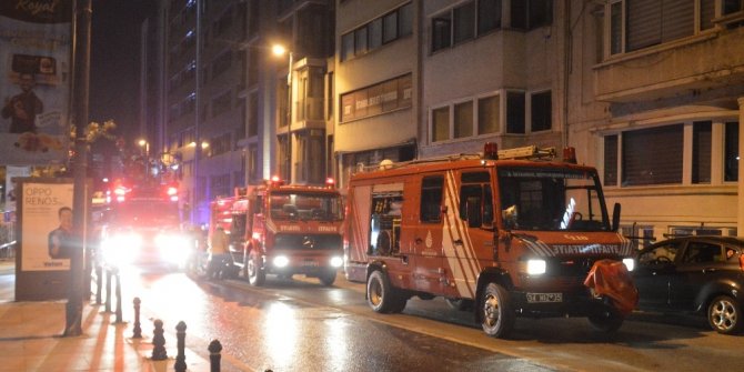 İstanbul Devlet Tiyatrosunda çıkan yangın paniğe neden oldu