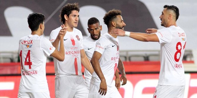 Antalyaspor, ikinci devreyi ilklerle tamamladı