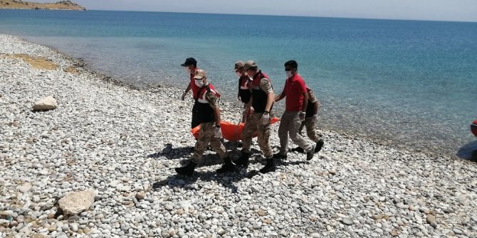 Van Gölü’nden çıkan cenaze sayısı 61’e yükseldi