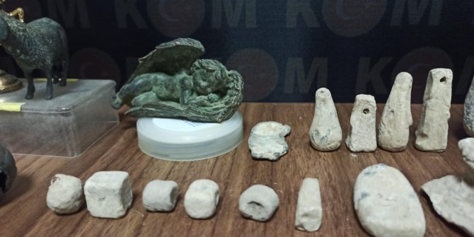 Aydın'da 2 bin 300 parça 'tarihi eser' ele geçirildi