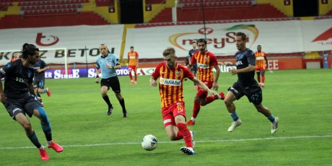 Kayserispor: 0 - Trabzonspor: (İlk yarı sonucu)