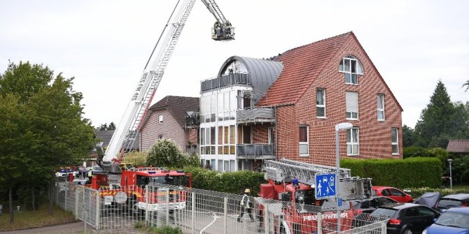 Almanya’da apartmanın üzerine küçük uçak düştü: 2 ölü, 2 yaralı