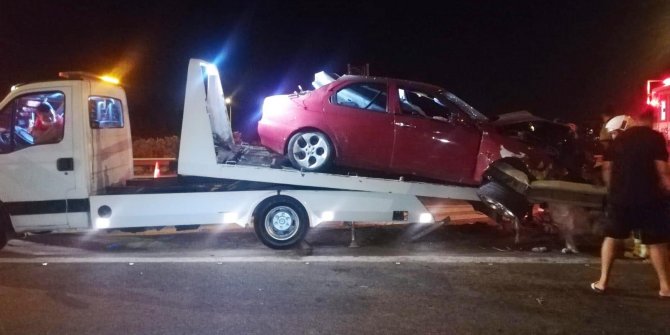 Bariyerlere çarpan otomobilin sürücüsü yaşamını yitirdi