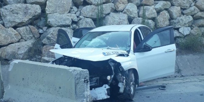 Kontrolden çıkan otomobil su kanalına çarptı: 3 yaralı