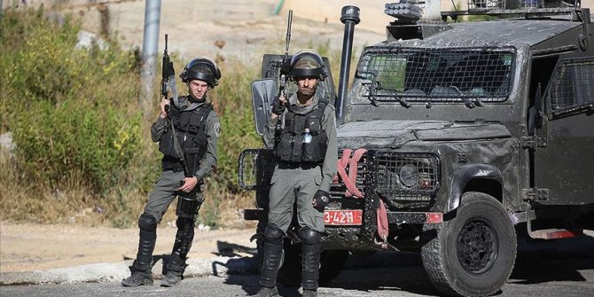 İsrail askerleri Batı Şeria’da eski Filistinli milletvekillerini gözaltına aldı
