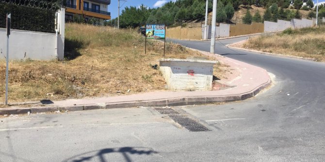 Kaldırımda beklerken uğradığı silahlı saldırıda öldü