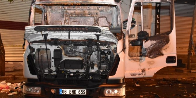 Diyarbakır’da Bağlar Belediyesinin temizlik aracına silahlı saldırı