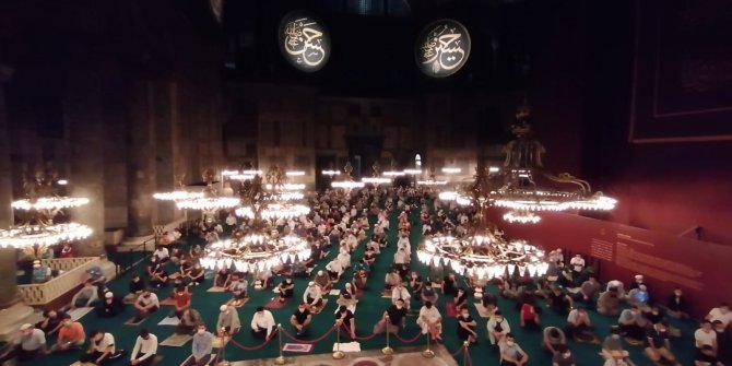 Ayasofya Camii'nde yoğunluk sürüyor