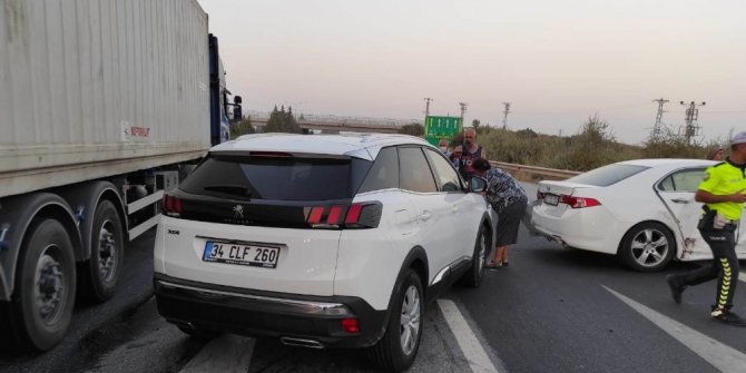 Tarsus’ta zincirleme trafik kazası: 5 yaralı