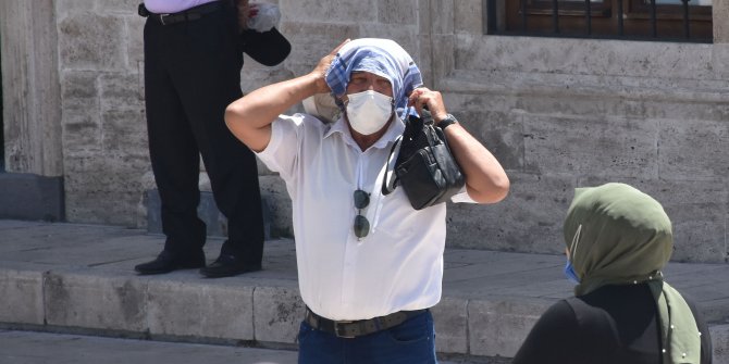 Sivaslılar 38 derece sıcakta bunaldı