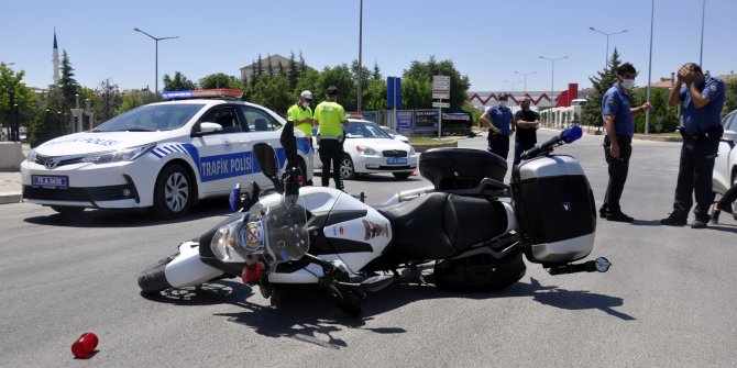 Otomobilin çarptığı motosikletli trafik polisi yaralandı