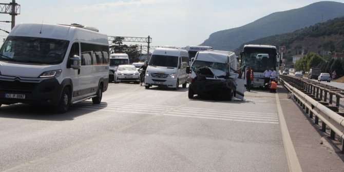 Zincirleme kazanın kilitlediği D100 trafiğe açıldı