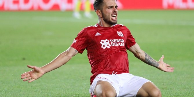 Emre Kılınç, Sivasspor’a veda etti