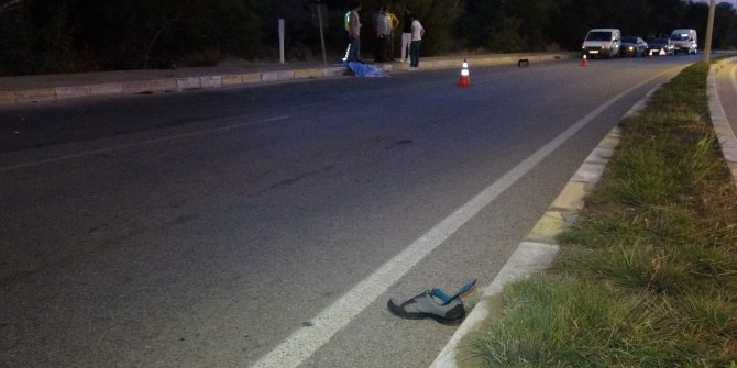 Otomobilin çarptığı elektrikli bisikletteki baba öldü, oğlu ağır yaralandı